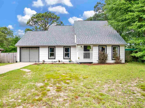 5899 Somerset Dr, Pensacola, FL 32526