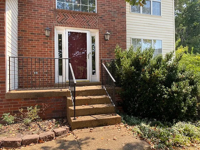 4 bed, 2.5 bath, 2262 sqft, $2,395 — Photo 2