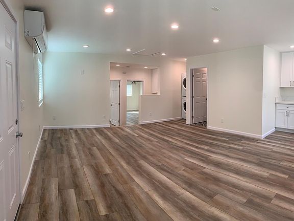 4th image of 657 Quincy Ave #A