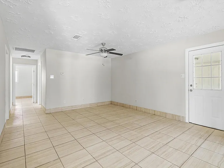 501 Ladd St — Photo 13