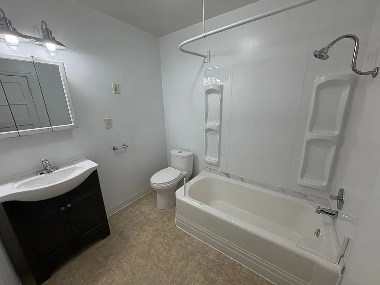 1406 West 9th — Photo 14