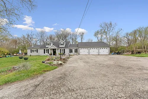 670 Davis Ln Photo 1