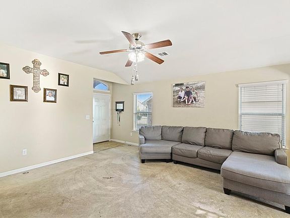 4th image of 108 Stewart Dr