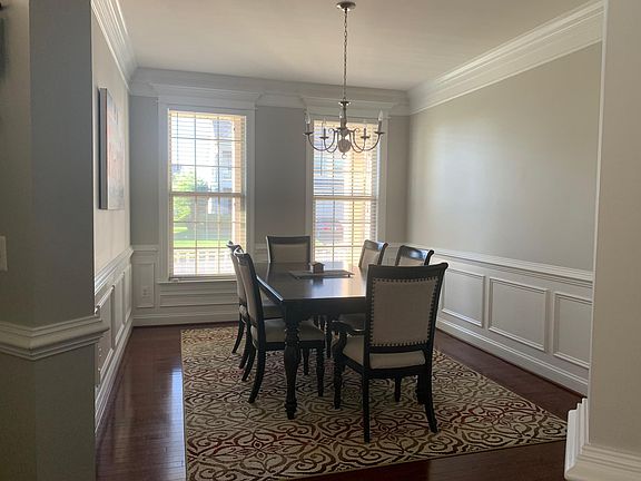 3rd image of 42695 Macauley Pl