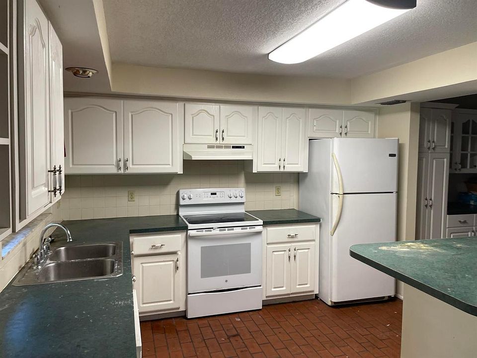 2nd image of 11710 106th Ave #11710