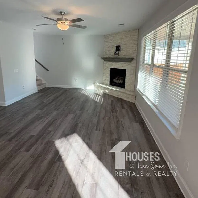 8019 Gladeside Way — Photo 2