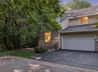 8271 Kimball Dr, Eden Prairie, MN 55347