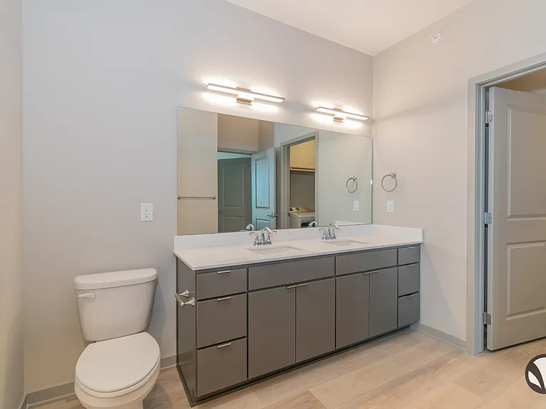 Chateau at Yankee Hill Apartments — Photo 99