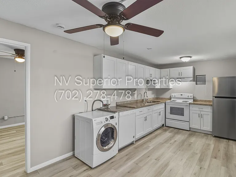 1301 E Ogden Ave #E — Photo 12