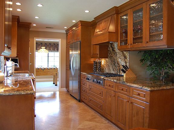 Totally Remodeled Granite/Stainless/Travertine Kitchen-Gorgeous!