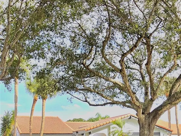 5551 Lakeview Mews Dr, Boynton Beach, FL 33437