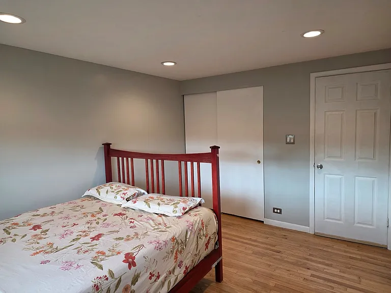 1719 W Lexington Dr — Photo 10