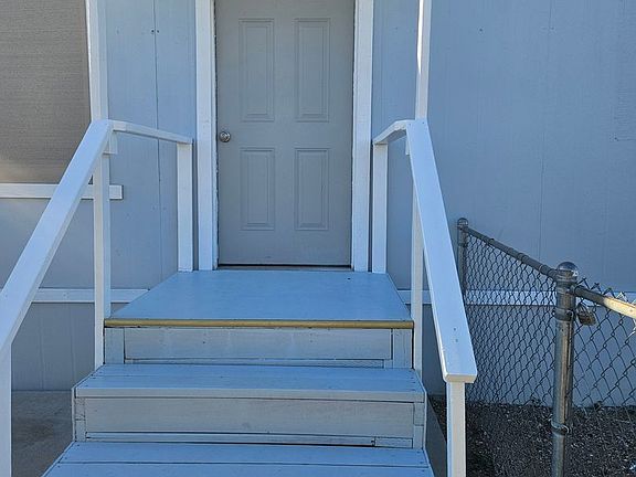 2nd image of 1876 Hualapai Dr