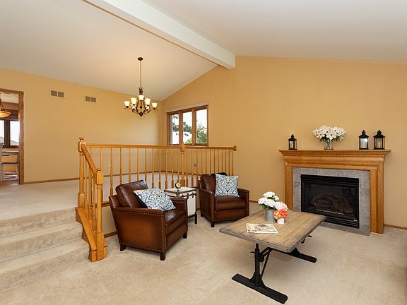 3rd image of 17731 Oakwood Dr