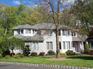 2 King Arthurs Ct, Orangeburg, NY 10962