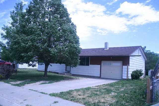 1st image of 200 N Blossom Dr