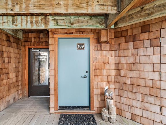 2nd image of 101 Shell Dr #109