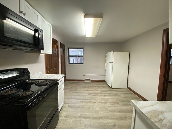 3rd image of 1930 Newton St #2