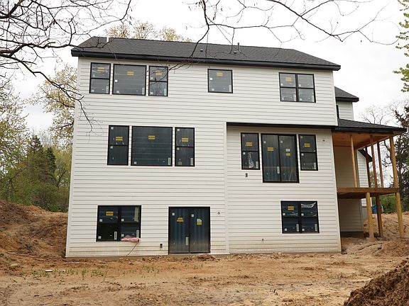 2nd image of 4044 Merriam Rd