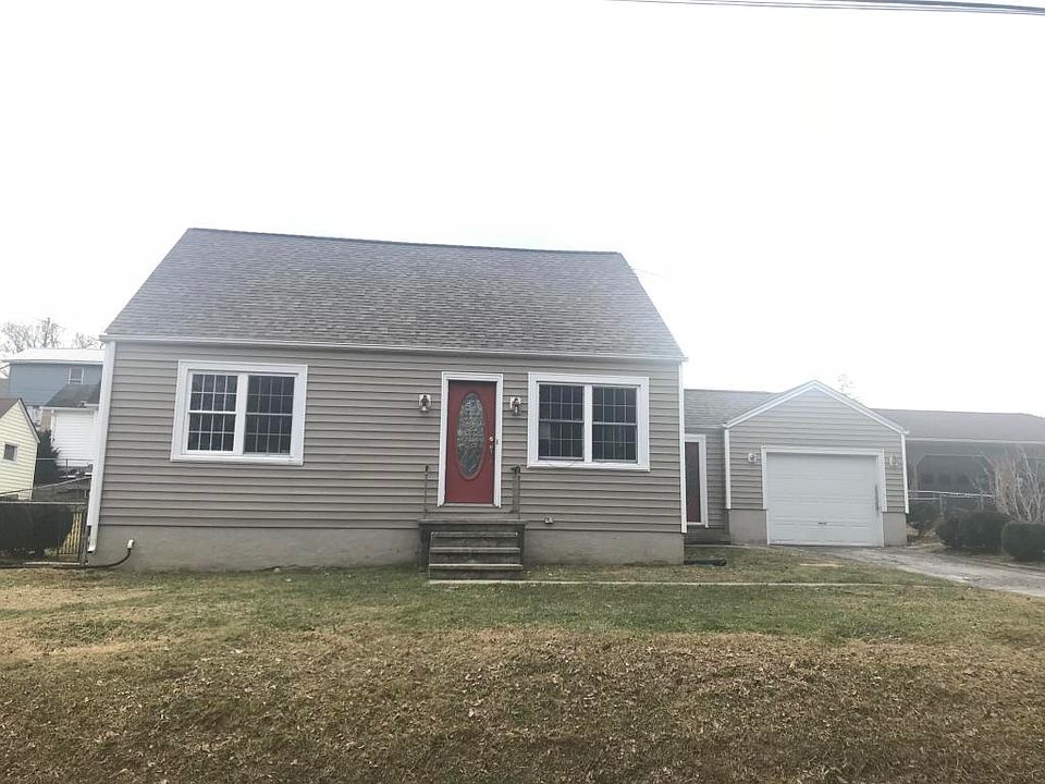1st image of 3022 S Greenway Dr