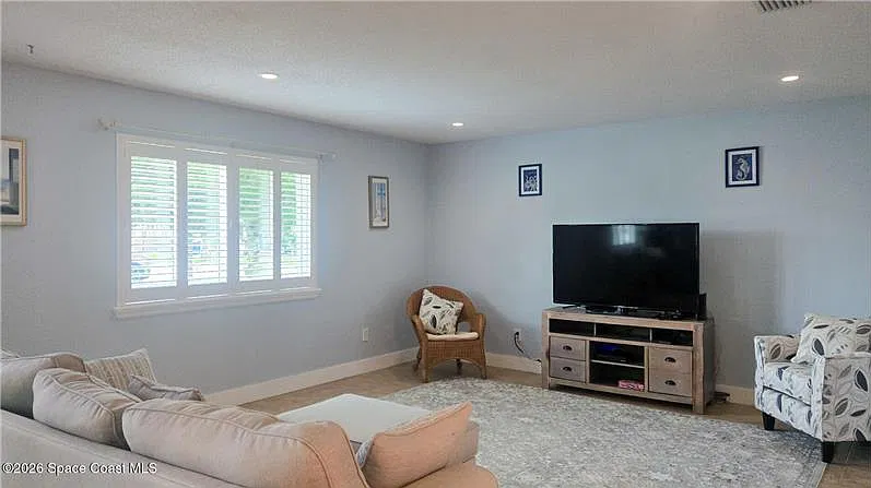 2 bed, 1080 sqft, $2,250 — Photo 3