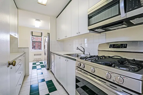 Sold by ERA Insite Realty Services | media 23