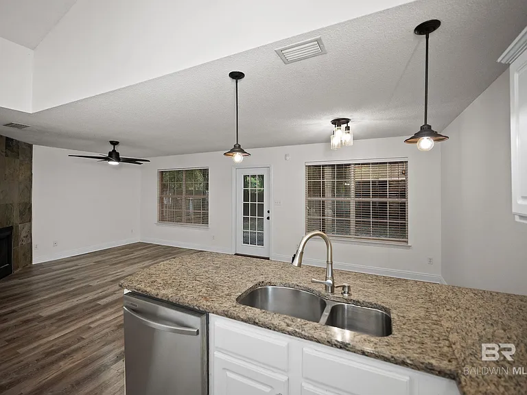 101 Davison Loop — Photo 8