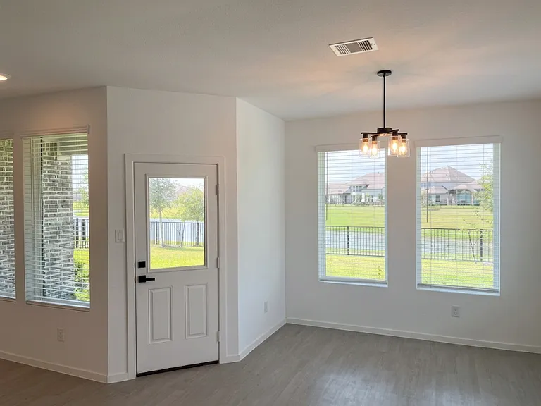 2613 Lago Costa Dr — Photo 7