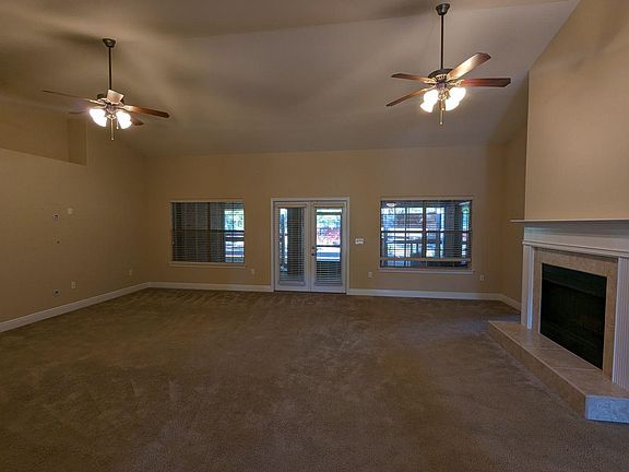 5th image of 2054 Hawthorne Dr