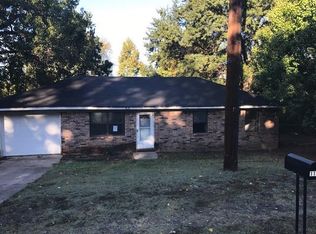 1103 N 28th St, Van Buren, AR 72956
