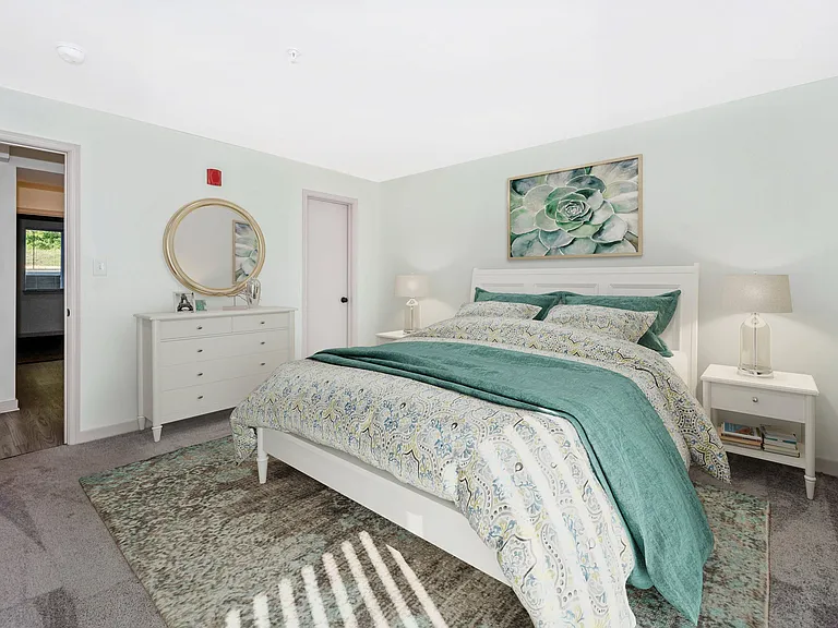 Hilltop Apartments — Photo 12