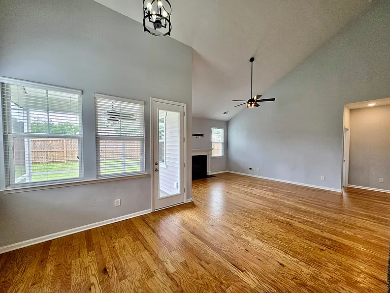 110 Nolin Rd — Photo 10