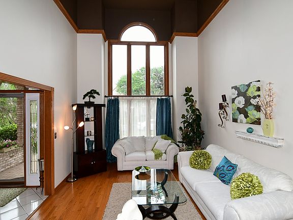 2 story living room 17x12