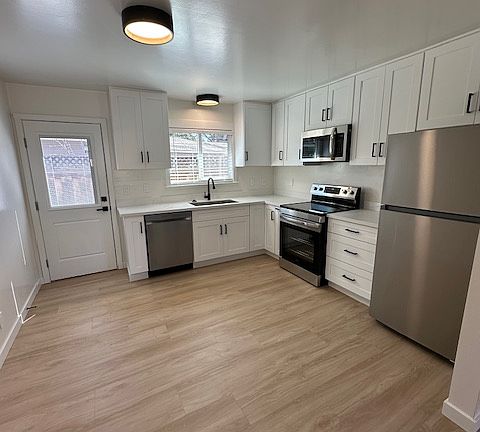 4th image of 1909 San Ramon Ave APT 3