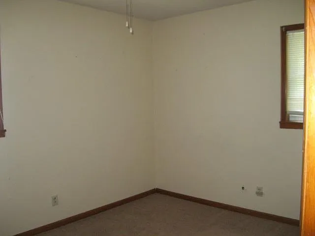 106 N Baker St — Photo 2