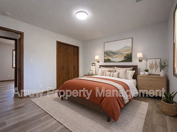 5th image of 535 S Oak St APT 2