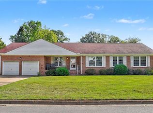 816 Adrian Dr, Virginia Beach, VA 23452