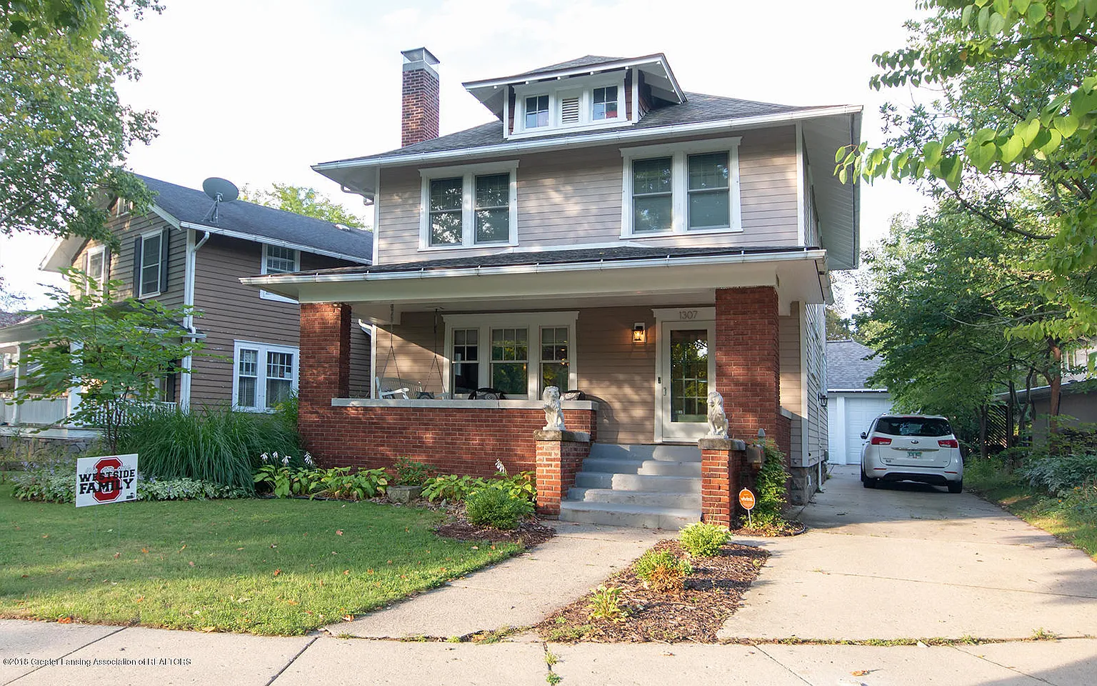1307 S Genesee Dr photo 1