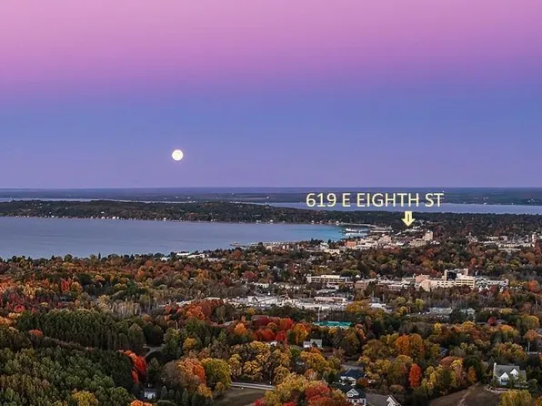619 E 8th St #14, Traverse City, MI 49686
