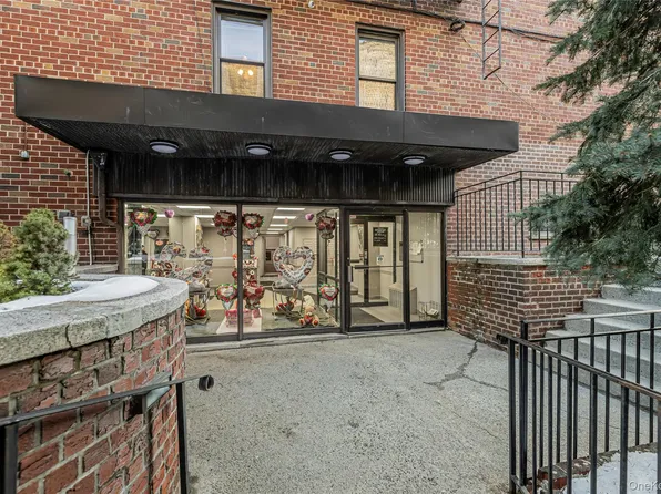1725 Edison Avenue #1F, Bronx, NY 10461