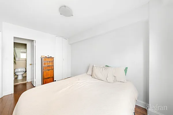 Sold by Elegran | media 6