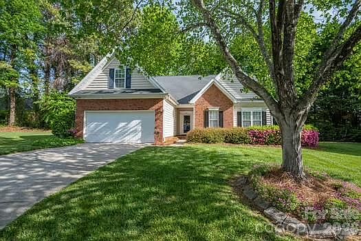 3rd image of 1614 Iverness Ct