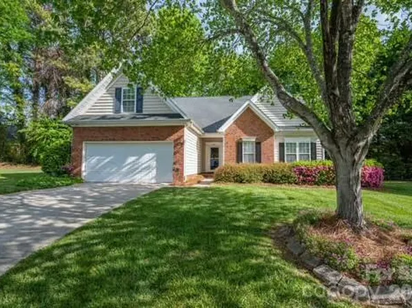 1614 Iverness Ct, Gastonia, NC 28056