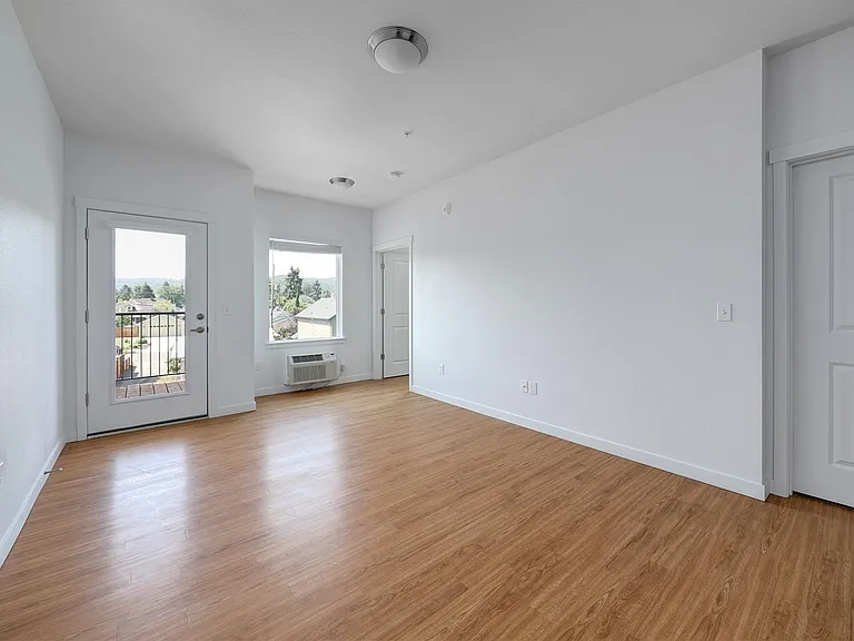 7550 N Lombard St — Photo 30