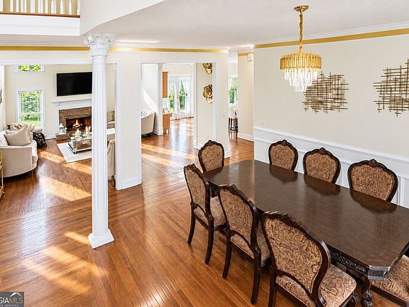 3rd image of 280 Northcrest Dr