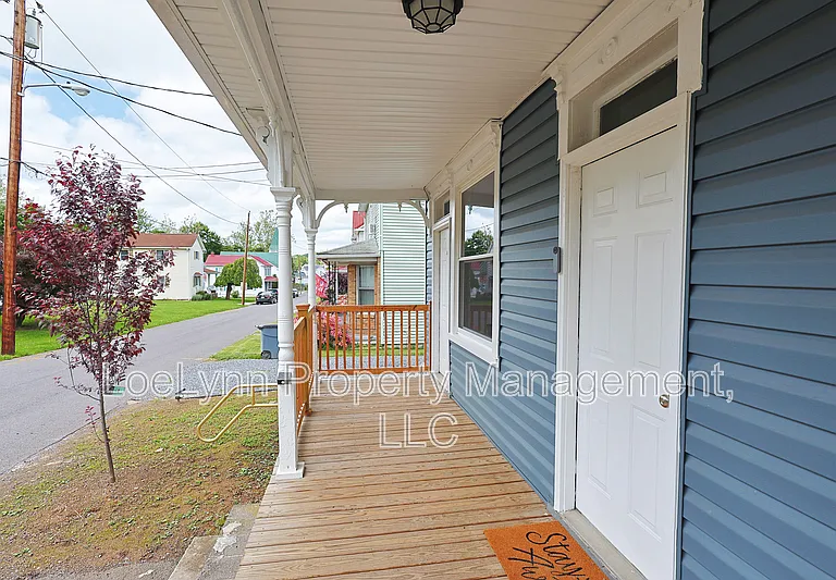 14210 Temple St — Photo 48