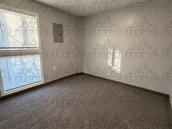 3rd image of 1700 E 9th St APT 5