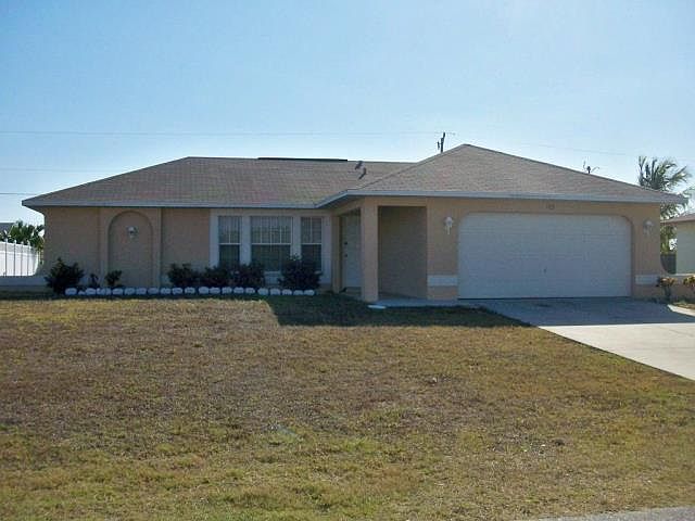 1st image of 523 NE 19th Pl