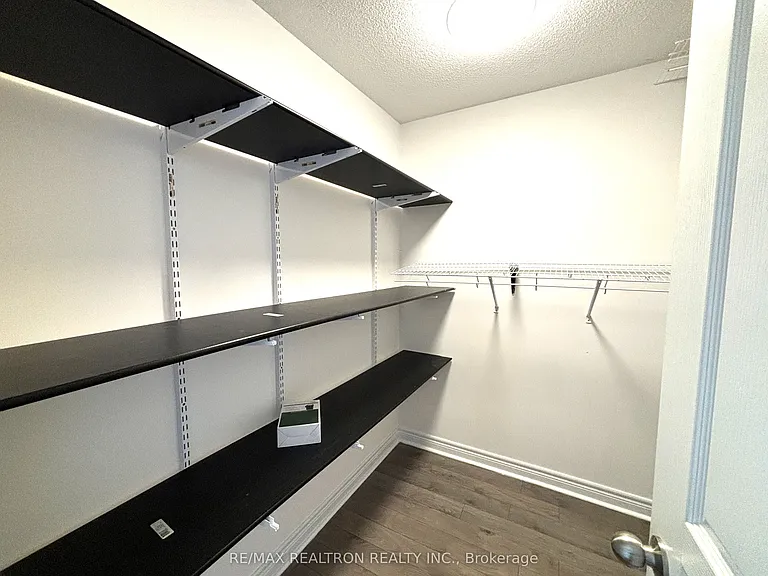511 William Forster Rd — Photo 21