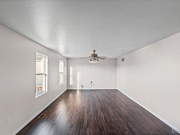 5th image of 2528 Commons Pkwy